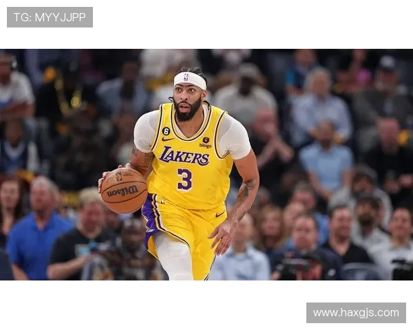 湖人队迎来新赛季强援 詹姆斯与戴维斯领衔冲击总冠军